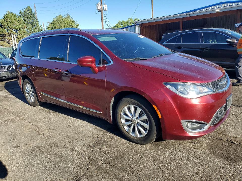 Photo 4 from auction – 2018 CHRYSLER PACIFICA with VIN 2C4RC1BG4JR107557