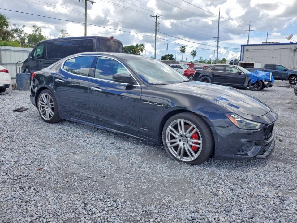Снимка 4 от търг – 2018 MASERATI GHIBLI с VIN ZAM57YSS0J1268732
