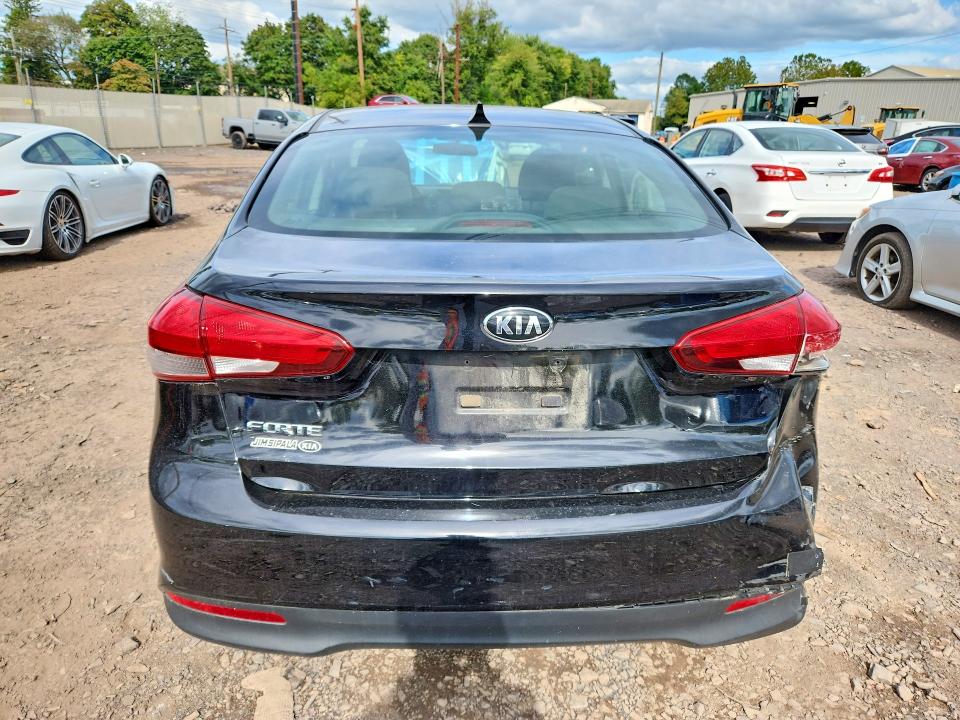 Foto 6 de la subasta – 2018 KIA FORTE con VIN 3KPFK4A73JE271876
