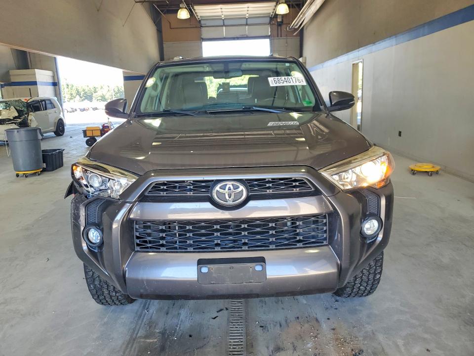 Photo 5 from auction – 2015 TOYOTA 4RUNNER with VIN JTEBU5JR1F5224652