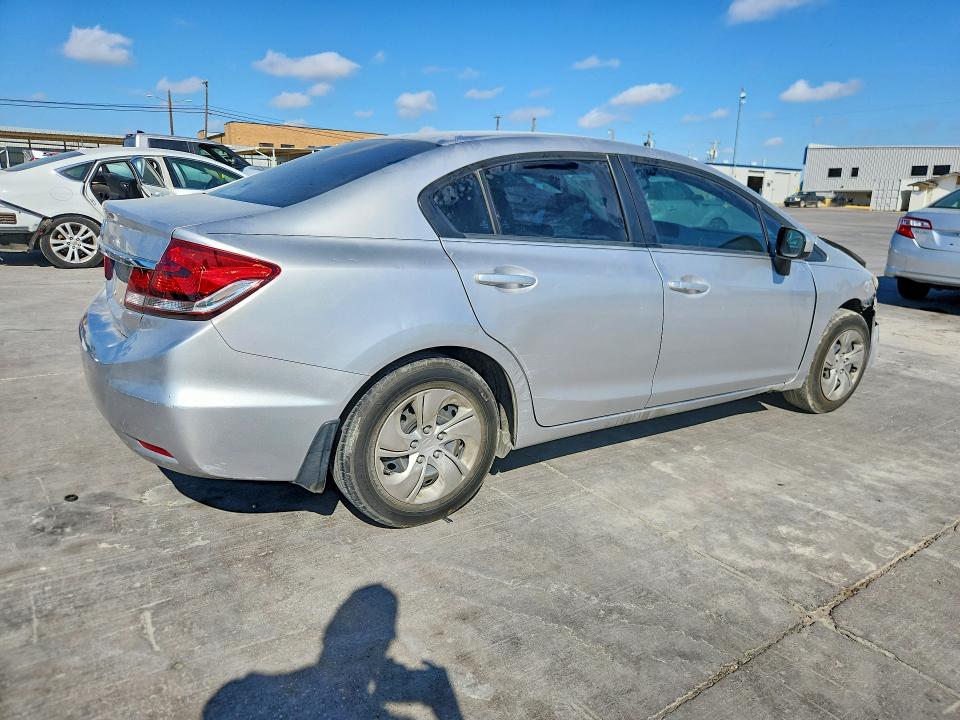 Photo 3 from auction – 2015 HONDA CIVIC with VIN 19XFB2F51FE032409