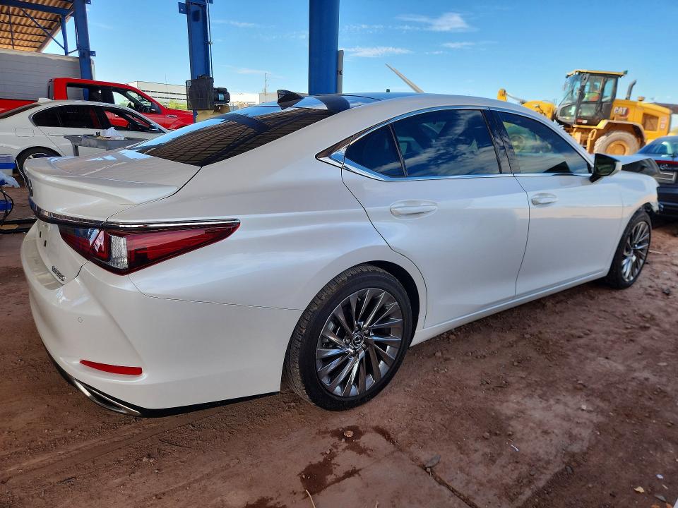 Снимка 3 от търг – 2024 LEXUS ES 350 с VIN 58AFZ1B12RU178157