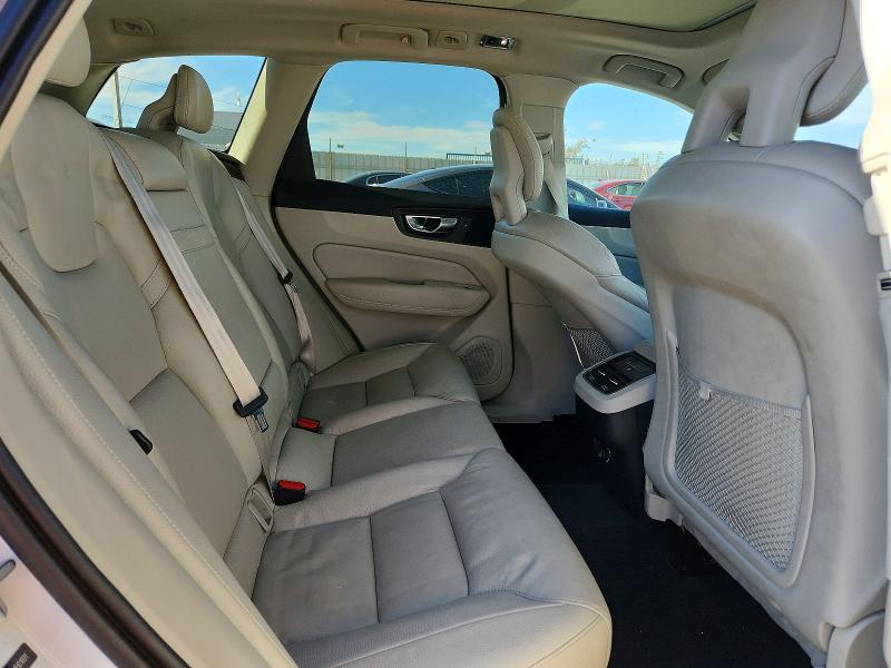 Foto 11 de la subasta – 2018 VOLVO XC60 con VIN LYVA22RL0JB101891