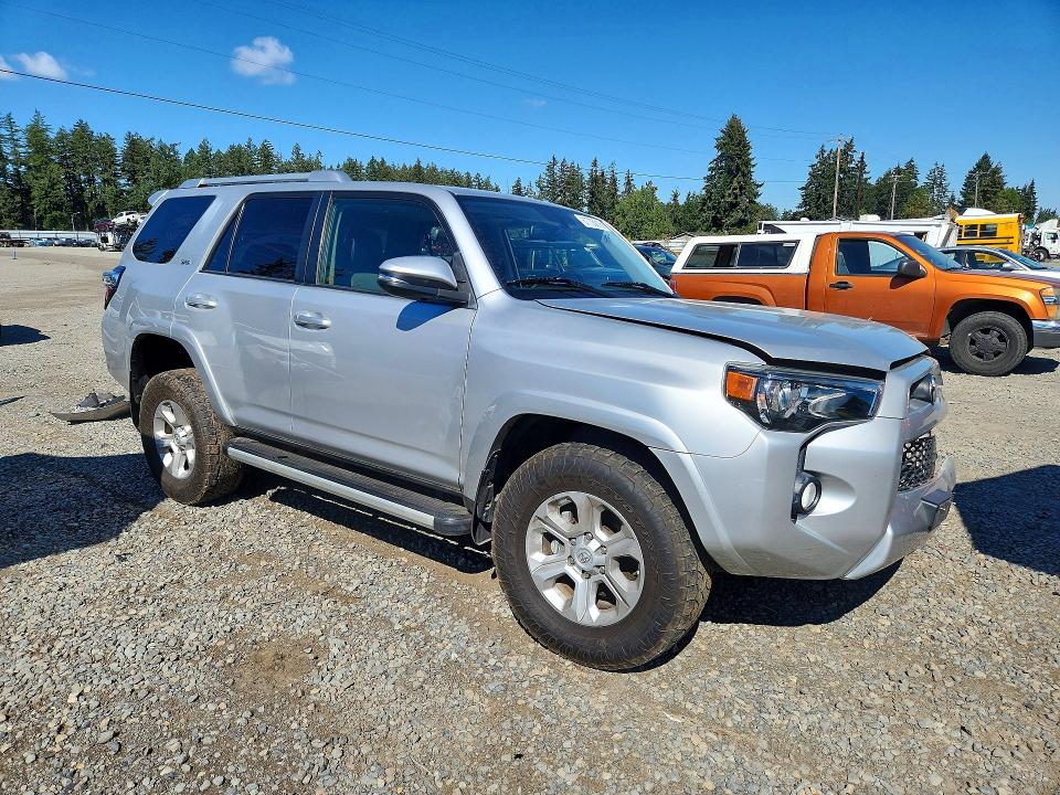 Photo 4 from auction – 2015 TOYOTA 4RUNNER with VIN JTEBU5JR2F5227303