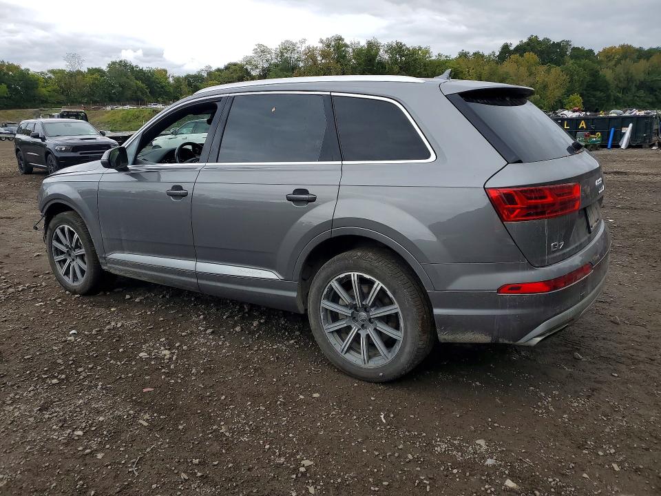 Снимка 2 от търг – 2017 AUDI Q7 с VIN WA1VAAF76HD055810
