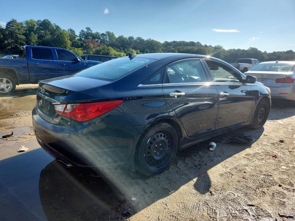 Photo 3 from auction – 2011 HYUNDAI SONATA with VIN 5NPEC4AB6BH279660