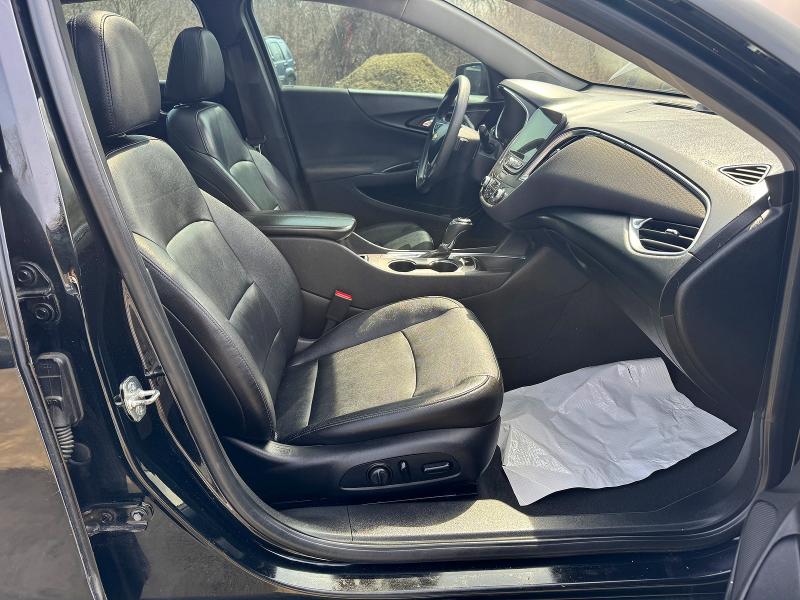 Photo 5 from auction – 2019 CHEVROLET MALIBU with VIN 1G1ZD5ST5KF135693