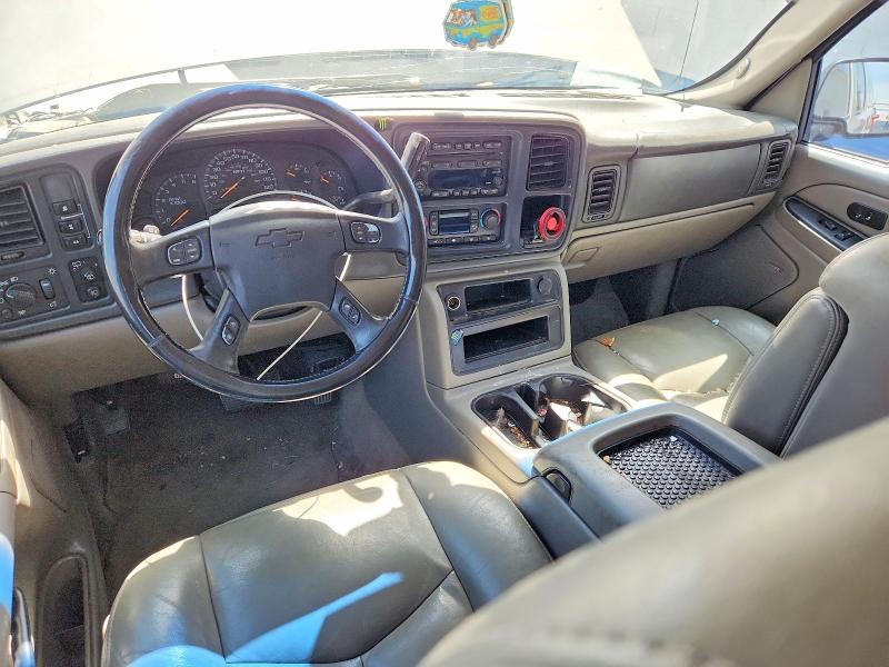 Photo 8 from auction – 2004 CHEVROLET SUBURBAN with VIN 3GNFK16Z24G298804