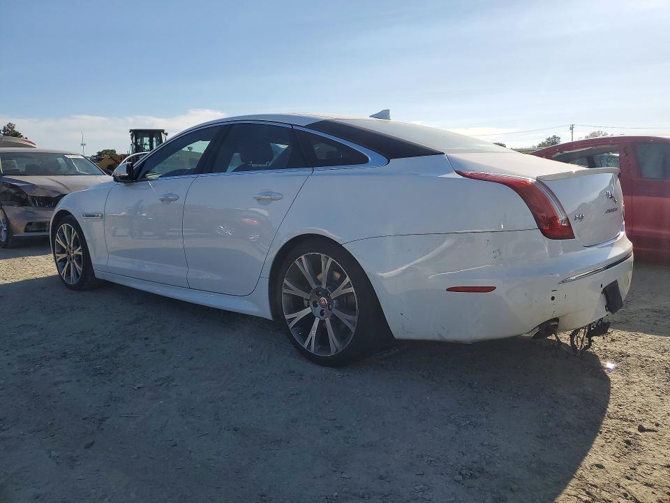 Zdjęcie 2 z aukcji – 2015 JAGUAR XJ z VIN SAJWJ1CD8F8V86180