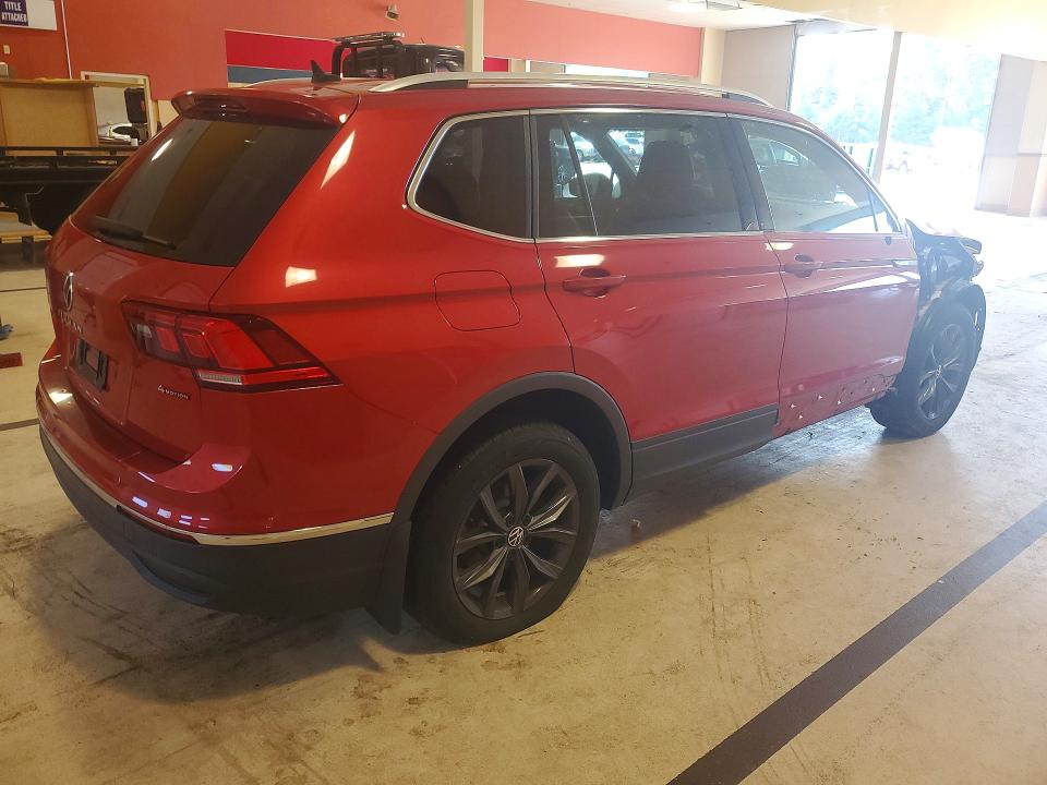 Photo 3 from auction – 2022 VOLKSWAGEN TIGUAN with VIN 3VV2B7AX8NM034202