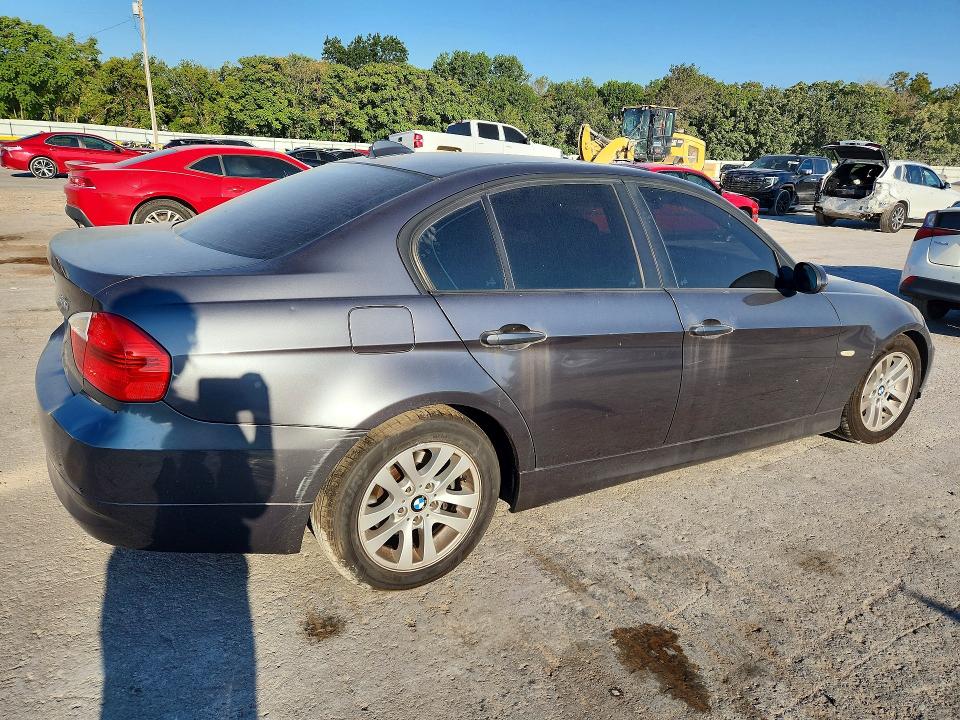 Photo 3 from auction – 2006 BMW 325 with VIN WBAVB13556KX67902