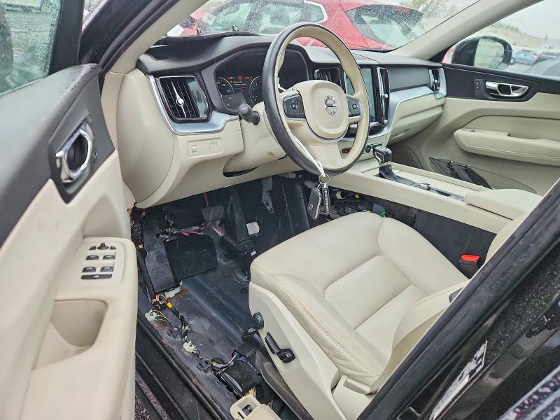 Foto 8 de la subasta – 2018 VOLVO XC60 con VIN YV4102RK0J1081403
