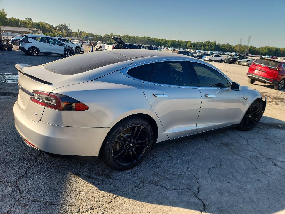 Photo 3 from auction – 2013 TESLA MODEL 3 with VIN 5YJSA1CN6DFP18159