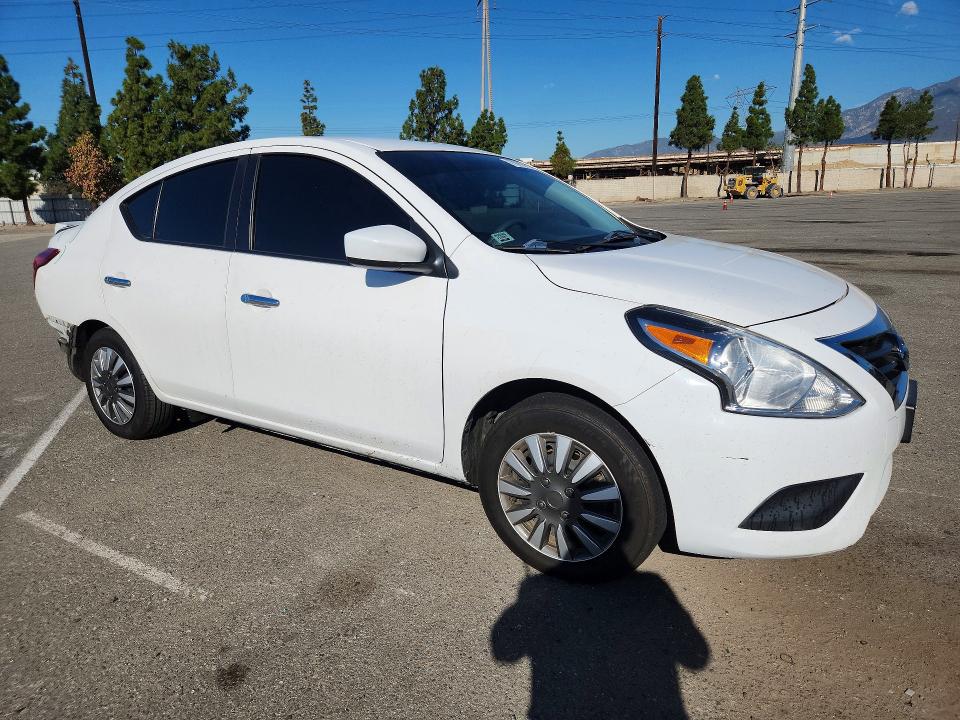 Снимка 4 от търг – 2017 NISSAN VERSA с VIN 3N1CN7AP7HL876780