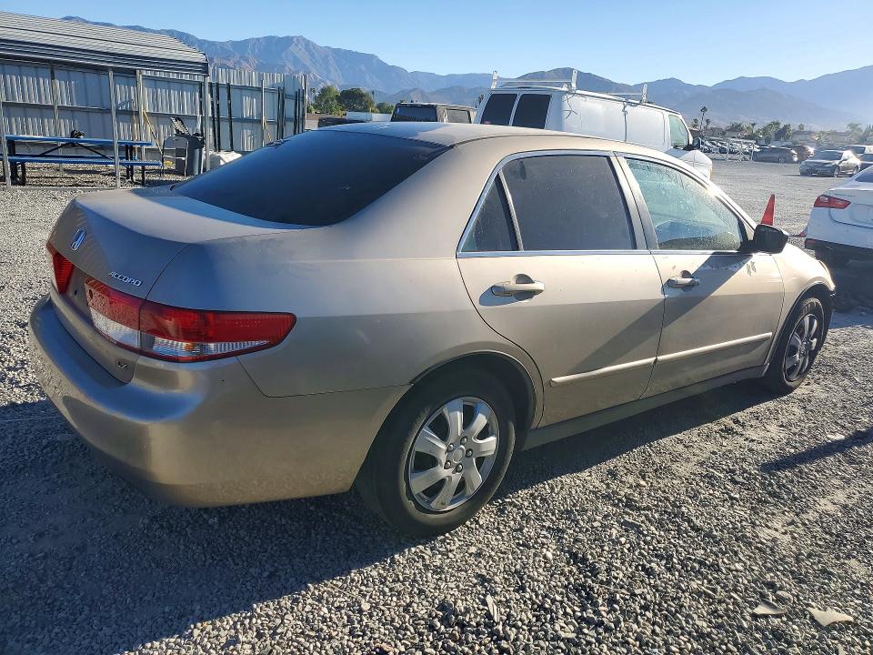 Photo 3 from auction – 2003 HONDA ACCORD with VIN JHMCM56303C017155