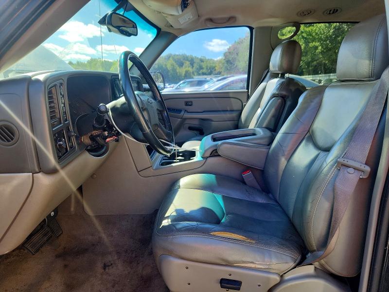 Photo 7 from auction – 2004 CHEVROLET SUBURBAN with VIN 1GNFK16T84J190844