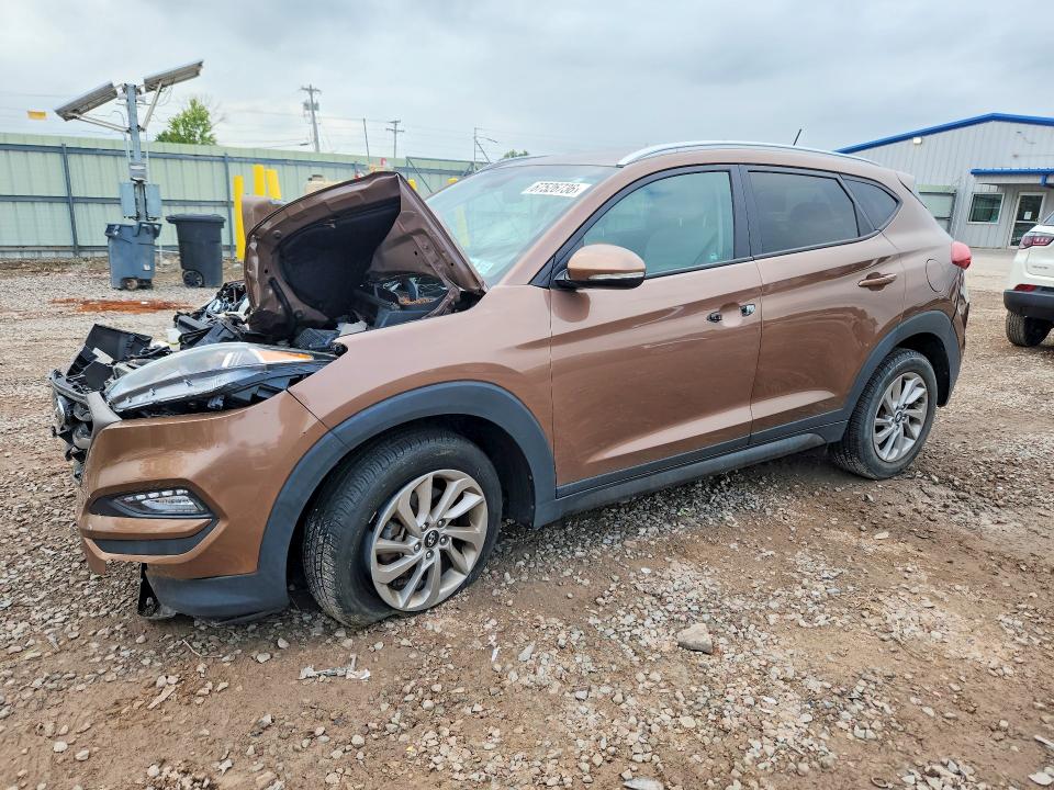 HYUNDAI TUCSON 2016 с VIN KM8J3CA27GU076911 - Снимка от търг