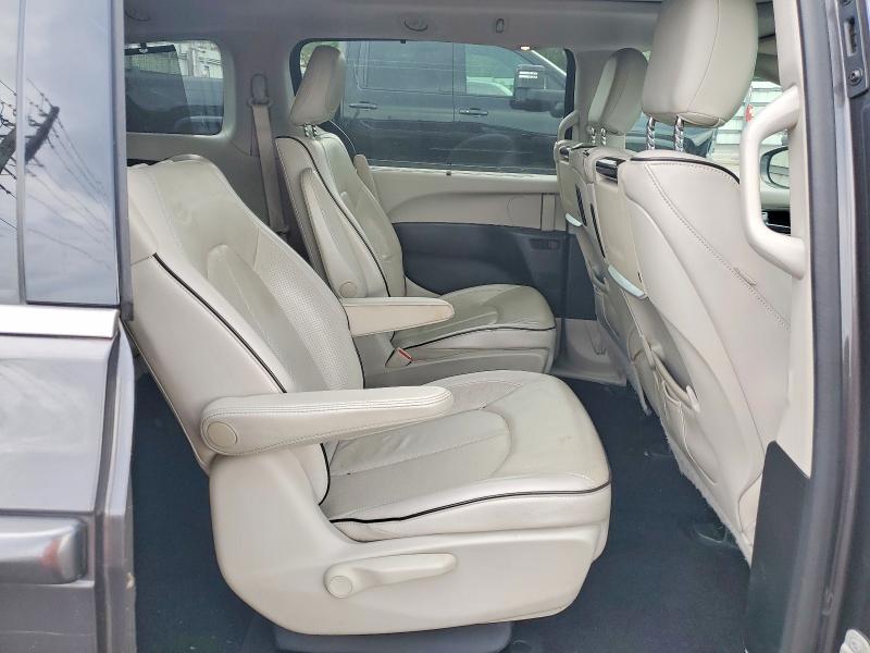 Photo 11 from auction – 2018 CHRYSLER PACIFICA with VIN 2C4RC1N72JR159166