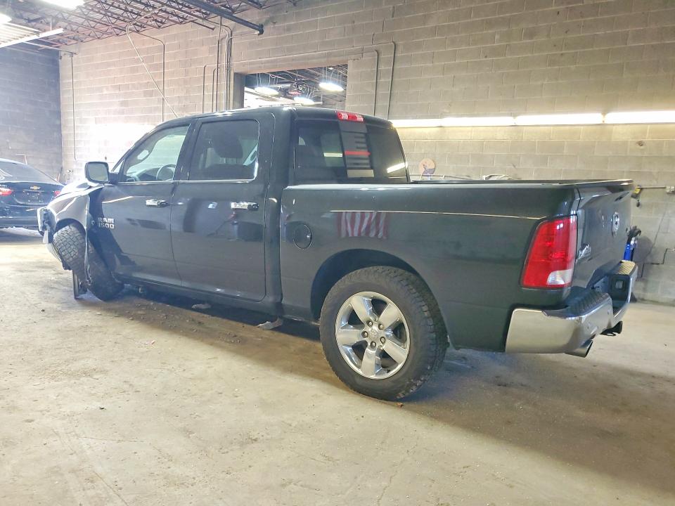 Снимка 2 от търг – 2017 RAM 1500 с VIN 3C6RR7LTXHG622700