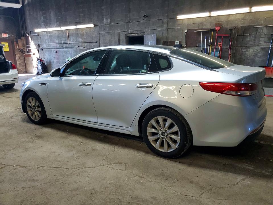 Foto 2 de la subasta – 2018 KIA OPTIMA con VIN 5XXGU4L37JG205198
