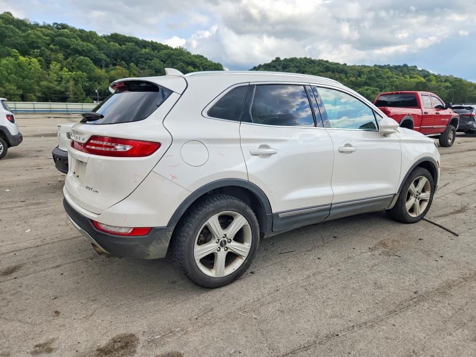 Photo 3 from auction – 2017 LINCOLN MKC with VIN 5LMCJ1D99HUL61281