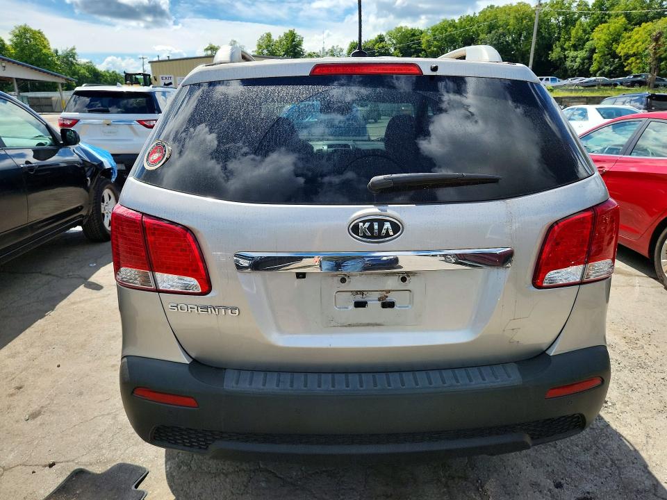 Photo 6 from auction – 2012 KIA SORENTO with VIN 5XYKT3A63CG303213