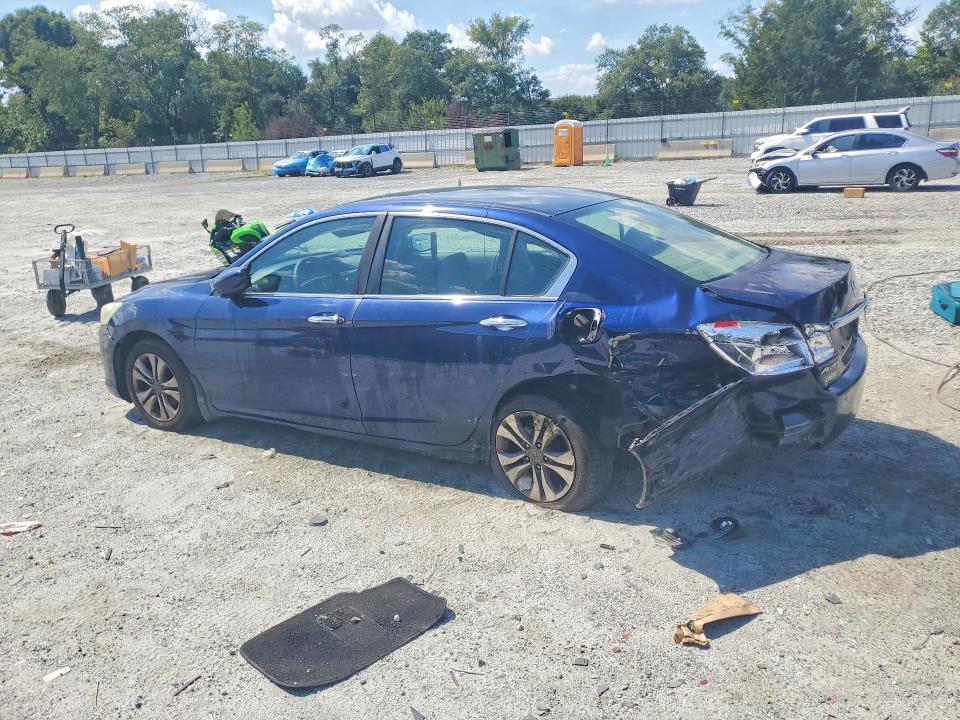 Photo 2 from auction – 2015 HONDA ACCORD with VIN 1HGCR2F39FA127544