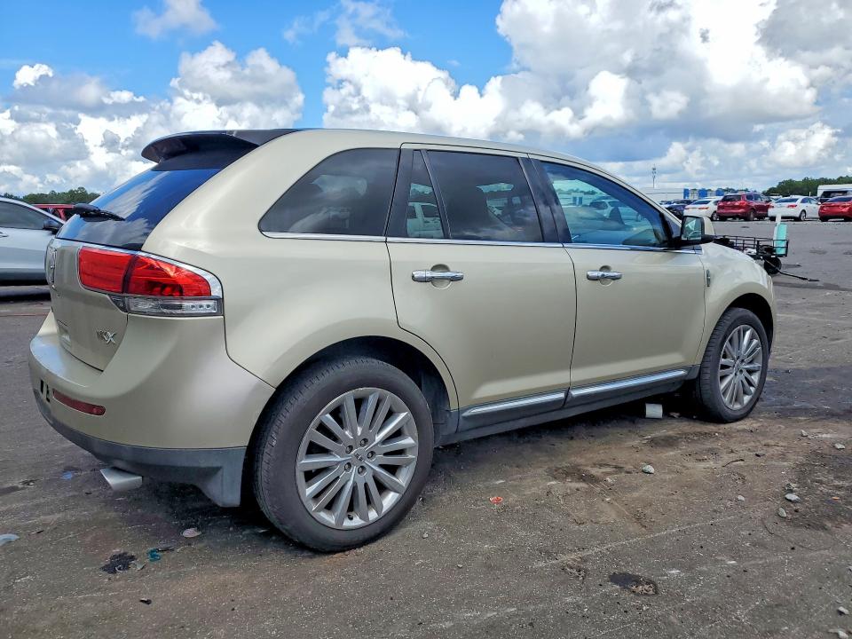 Photo 3 from auction – 2011 LINCOLN MKX with VIN 2LMDJ6JK9BBJ01041