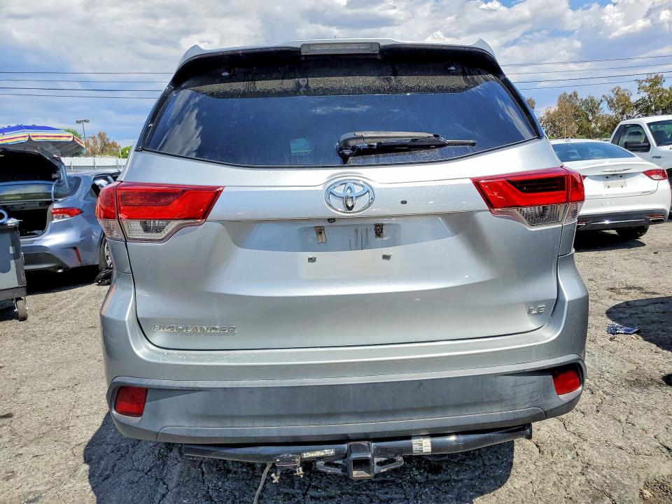Zdjęcie 6 z aukcji – 2017 TOYOTA HIGHLANDER z VIN 5TDZZRFH7HS190256