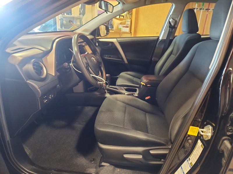 Photo 7 from auction – 2018 TOYOTA RAV4 with VIN 2T3BFREV4JW825875
