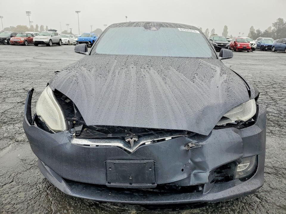 Photo 5 from auction – 2016 TESLA MODEL S with VIN 5YJSA1E26GF139518