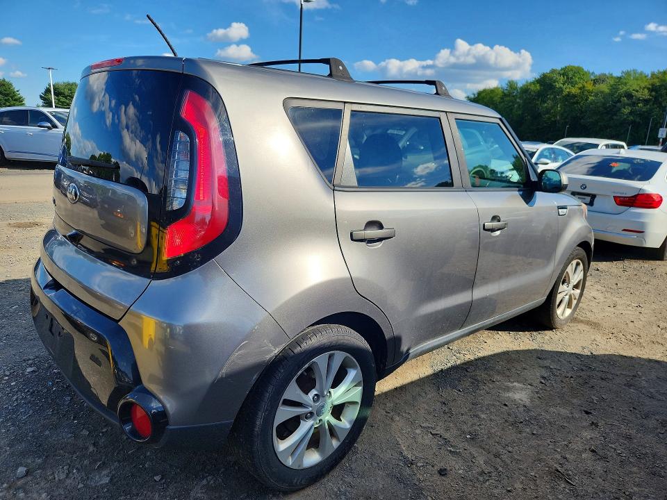 Photo 3 from auction – 2016 KIA SOUL with VIN KNDJP3A50G7323591