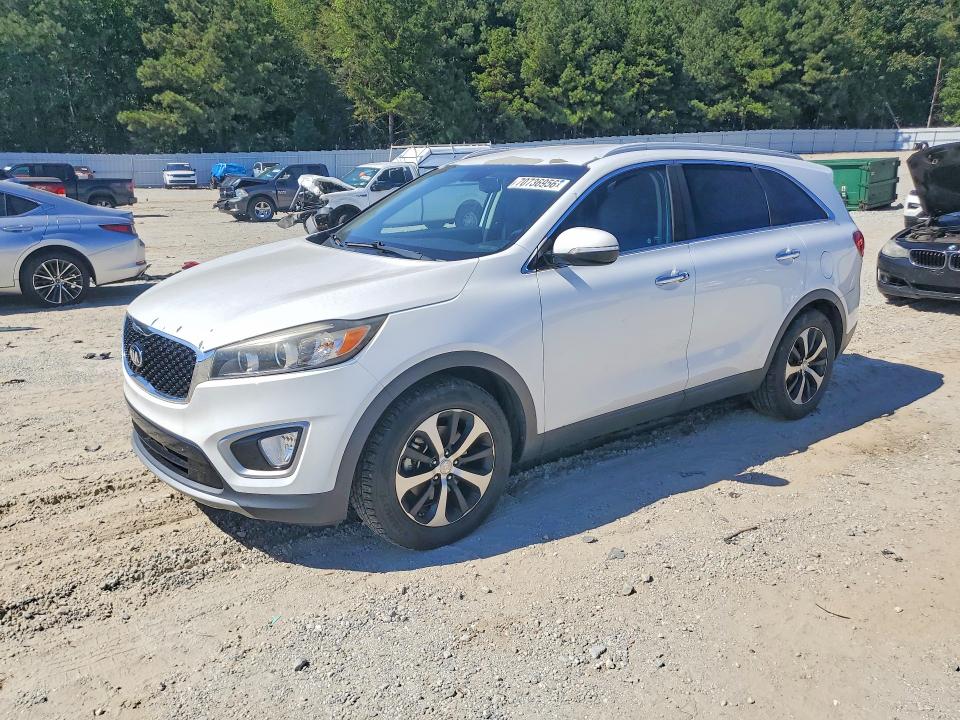 KIA SORENTO 2017 مع رقم تعريف المركبة 5XYPH4A56HG228762 - صورة من المزاد