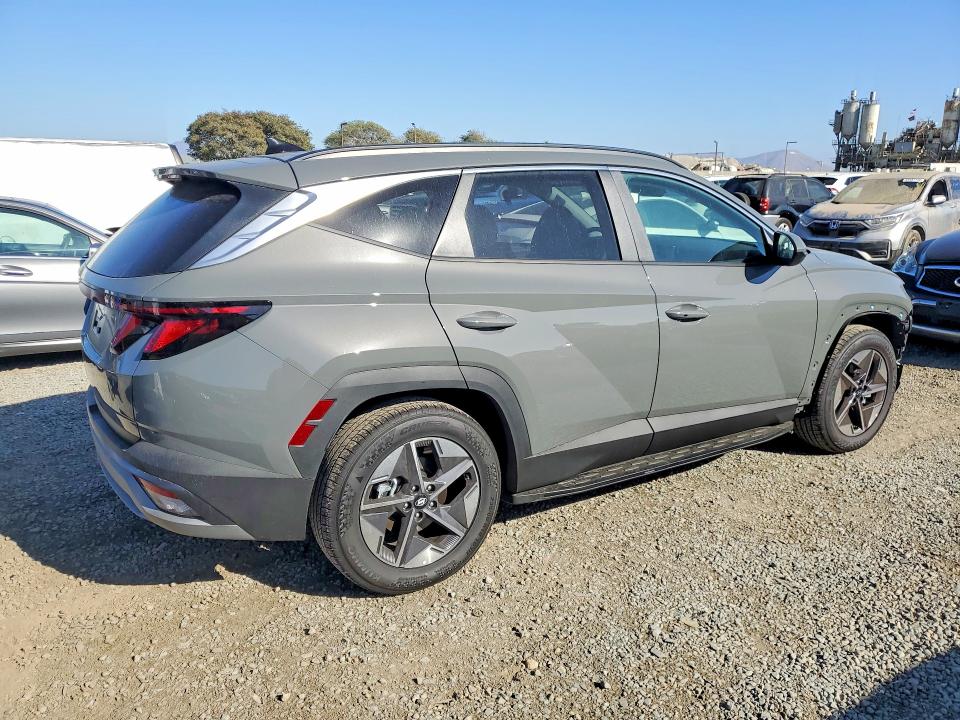Снимка 3 от търг – 2026 HYUNDAI TUCSON с VIN 5NMJB3DE7TH707848