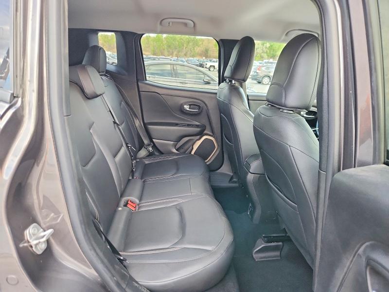 Photo 11 from auction – 2017 JEEP RENEGADE with VIN ZACCJBDB2HPF74302