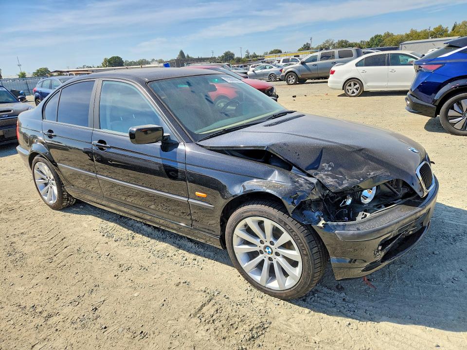 صورة رقم 4 من المزاد - 2001 BMW 325 مع VIN WBAAV33441FV01541