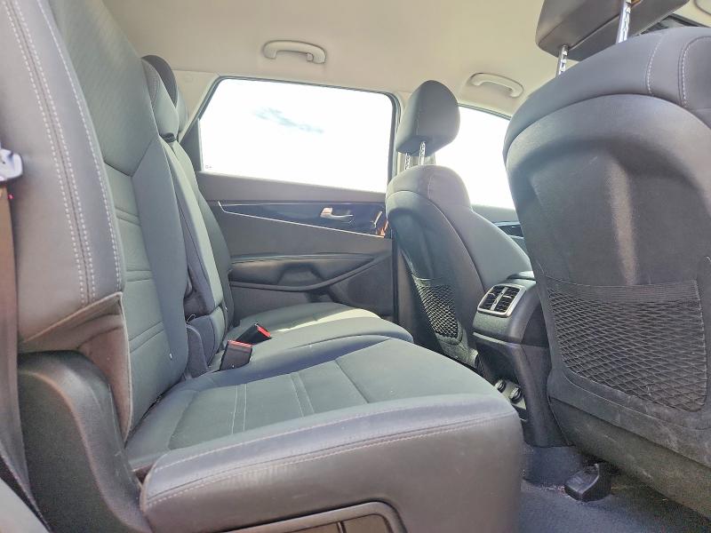 Photo 11 from auction – 2019 KIA SORENTO with VIN 5XYPG4A34KG601127