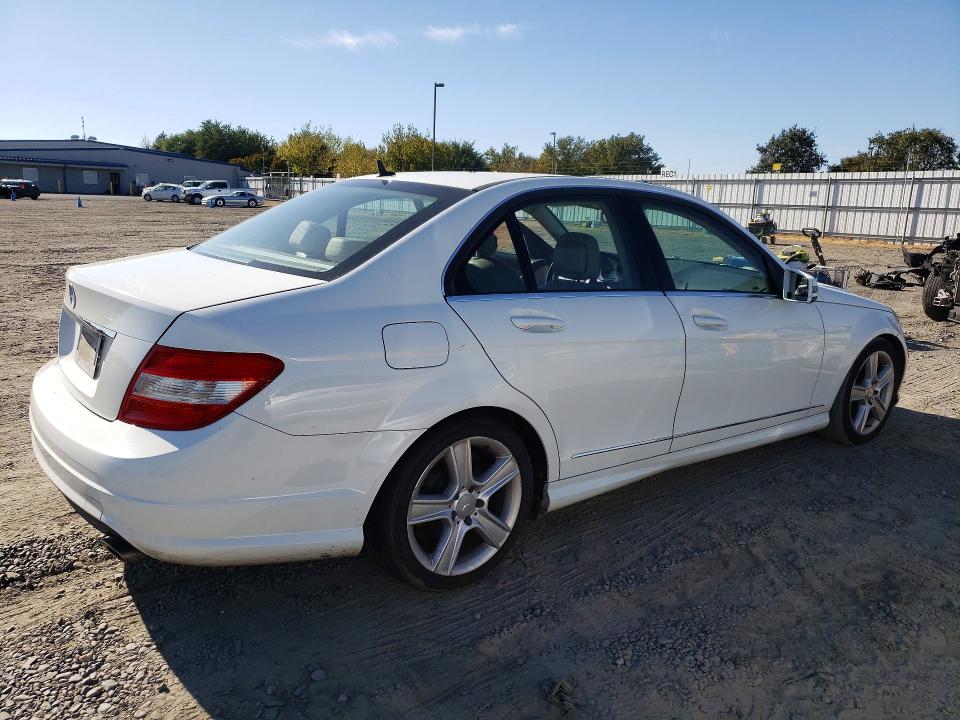 Photo 3 from auction – 2011 MERCEDES-BENZ C with VIN WDDGF5EB5BR176597