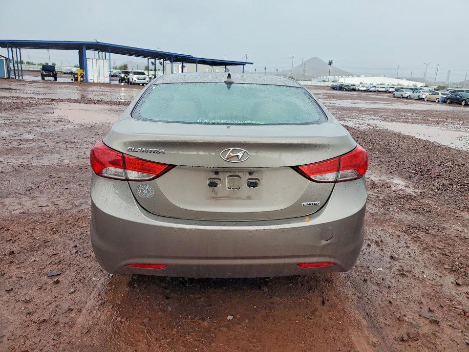 Photo 6 from auction – 2013 HYUNDAI ELANTRA with VIN 5NPDH4AE7DH289348