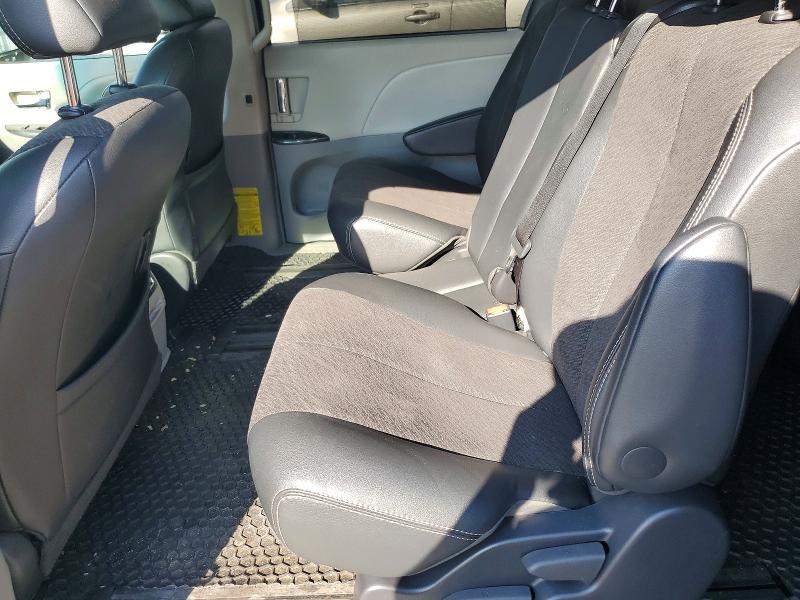 Photo 11 from auction – 2014 TOYOTA SIENNA with VIN 5TDXK3DCXES418990