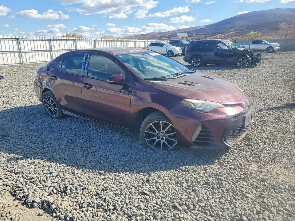 Снимка 4 от търг – 2017 TOYOTA COROLLA с VIN 5YFBURHE3HP595431