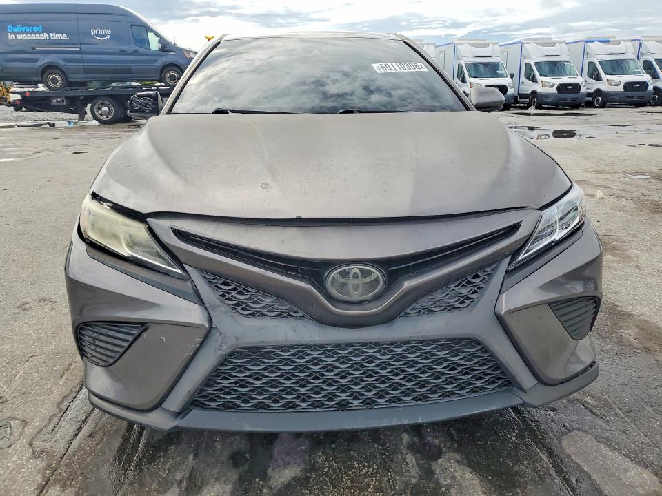 Снимка 5 от търг – 2019 TOYOTA CAMRY с VIN 4T1B11HK1KU271870