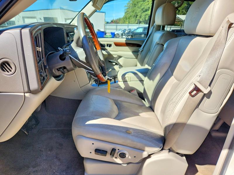 Photo 7 from auction – 2004 CADILLAC ESCALADE with VIN 1GYEK63N34R272404