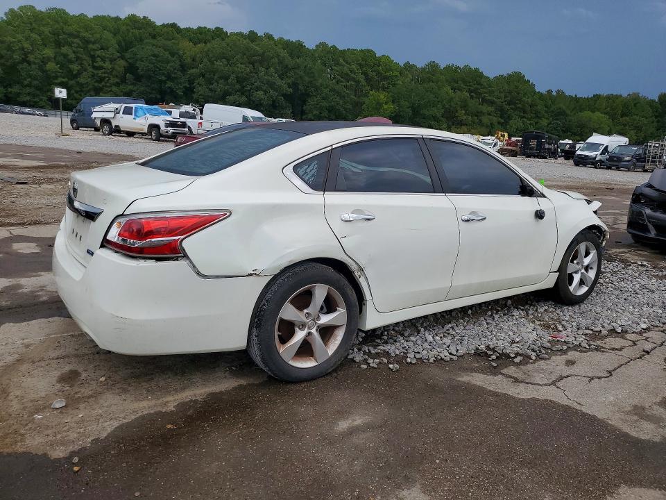Photo 3 from auction – 2013 NISSAN ALTIMA with VIN 1N4AL3AP2DC147987