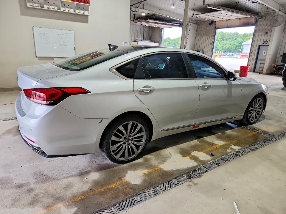 Photo 3 from auction – 2015 HYUNDAI GENESIS with VIN KMHGN4JF7FU064463