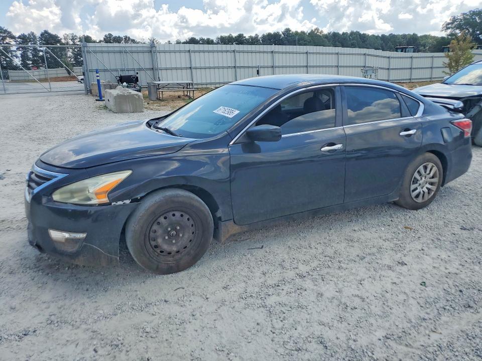 NISSAN ALTIMA 2015 с VIN 1N4AL3AP5FN347589 - Снимка от търг
