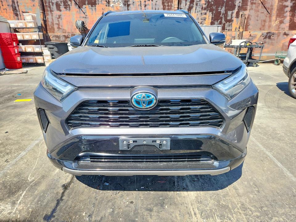 Photo 5 from auction – 2022 TOYOTA RAV4 with VIN 4T3T6RFV1NU066966