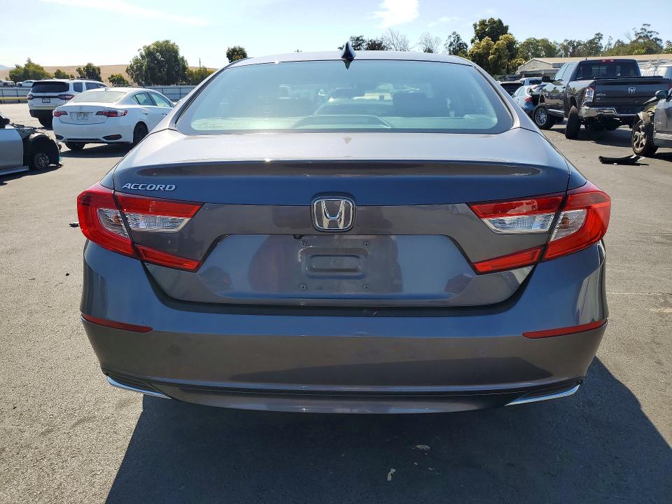 Снимка 6 от търг – 2019 HONDA ACCORD с VIN 1HGCV1F43KA101885
