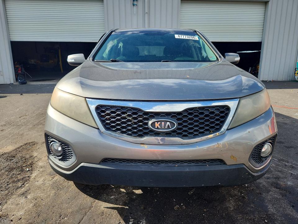 Photo 5 from auction – 2011 KIA SORENTO with VIN 5XYKU4A29BG004677