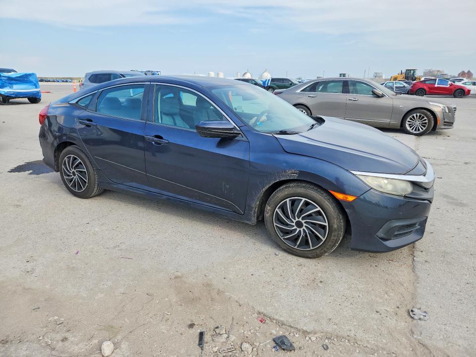 Снимка 4 от търг – 2016 HONDA CIVIC с VIN 19XFC2F58GE094789
